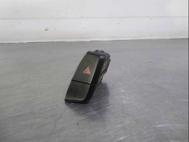 Przycisk włączania światła awaryjnego Audi A5 8T3