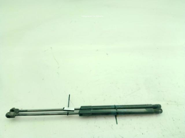 Amortyzator klapy bagażnika (3/5 drzwi-tylnych) 8K9827552B VAG