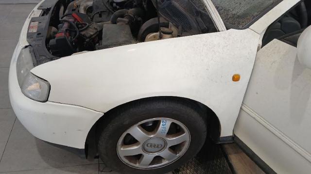 Błotnik przedni lewy 8L0821105 VAG