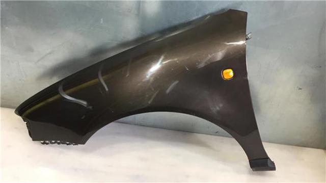 Błotnik przedni lewy 8L0821105 VAG