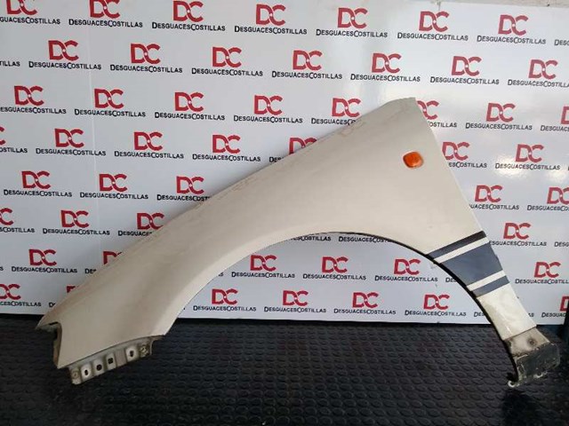 Błotnik przedni lewy 8L0821105 VAG