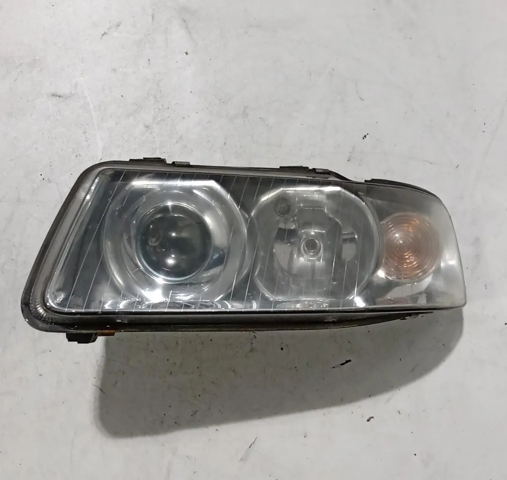 Reflektor lewy 8L0941003AF VAG