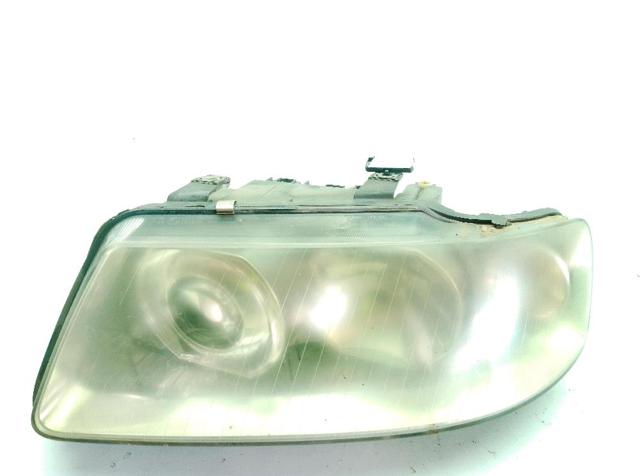 Reflektor lewy 8L0941003AF VAG