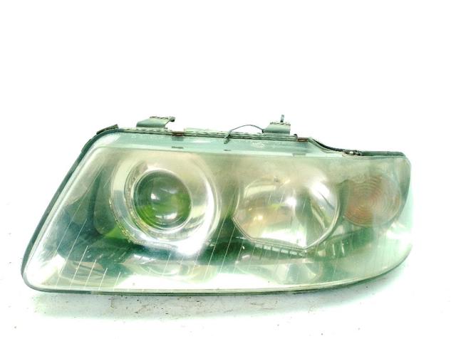 Reflektor lewy 8L0941003AF VAG