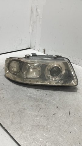 Reflektor prawy 8L0941004AF VAG