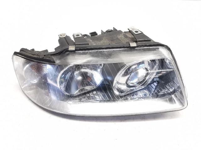 Reflektor prawy 8L0941004AF VAG