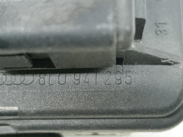 Korektor swiatel 8L0941295 VAG