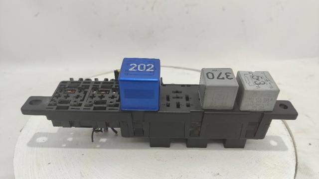 Skrzynka bezpieczników Volkswagen Passat 3B3