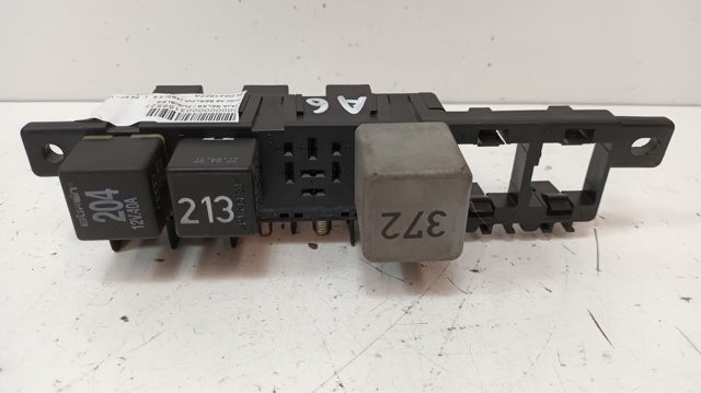 Skrzynka bezpieczników Volkswagen Passat 3B3