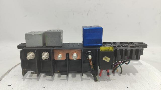 Skrzynka bezpieczników Volkswagen Passat 3B3