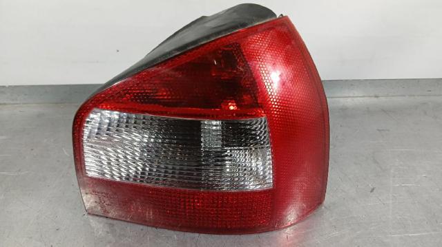 Lampa zespolona tylna prawa 8L0945096A VAG