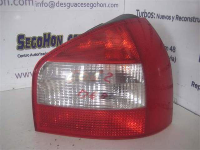 Lampa zespolona tylna prawa 8L0945096B VAG