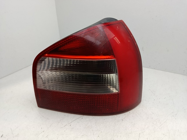 Lampa zespolona tylna prawa 8L0945096B VAG