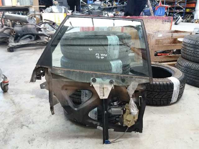 Mechanizm podnoszenia szyby drzwi tylnych prawych 8L4839462 VAG