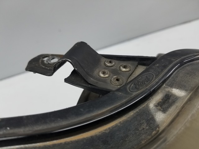 Reflektor prawy 8M5113W029AD FORD