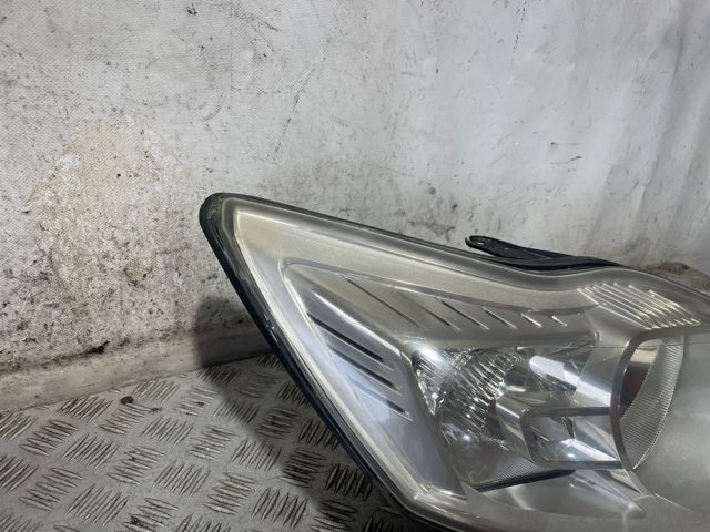 Reflektor prawy 8M5113W029AD FORD