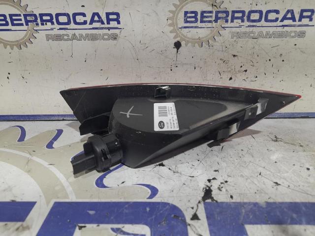 Lampa cofania prawa 8M5115500AB Ford