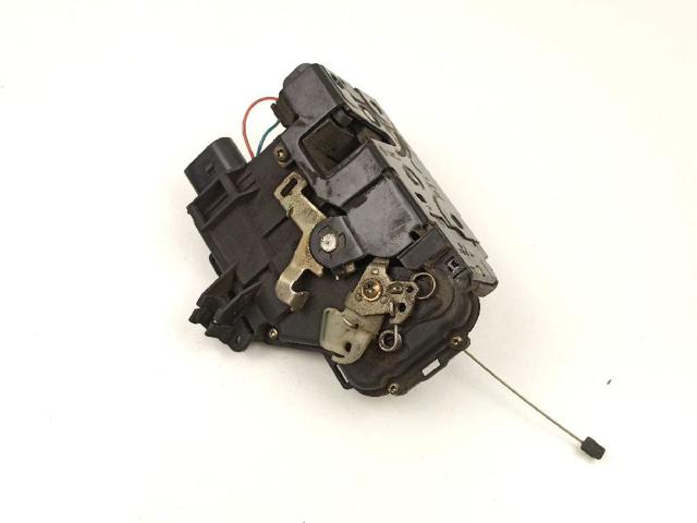Zamek drzwi przednich lewych 8N1837015 VAG