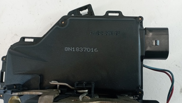 Zamek drzwi przednich prawych 8N1837016 VAG