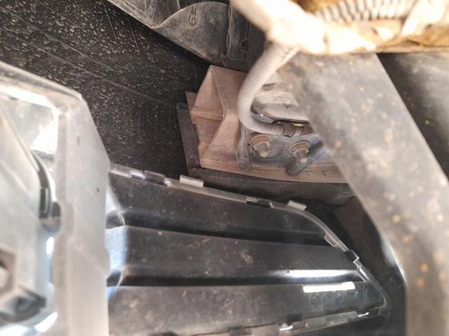 Wzmocnienie zderzaka przedniego 8P0807113B VAG