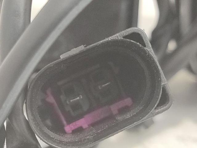 Zamek maski Audi A3 8PA