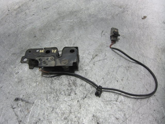 Zamek maski 8P0823509D VAG