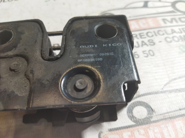 Zamek maski Audi A3 8PA