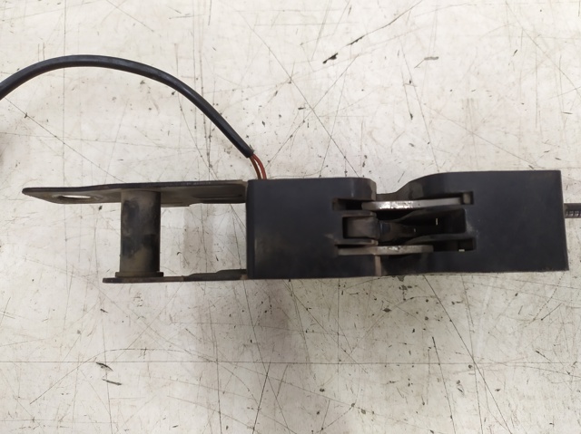 Zamek maski Audi A3 8PA