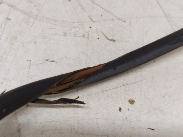 Zamek maski Audi A3 8PA