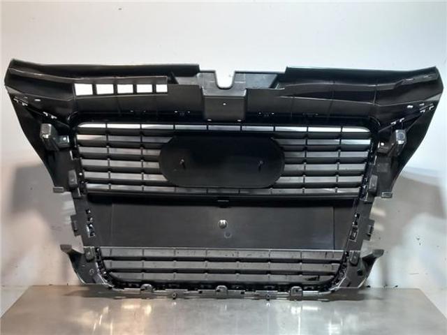 Atrapa chłodnicy Audi A3 8PA