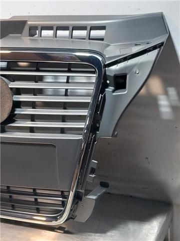 Atrapa chłodnicy Audi A3 8PA