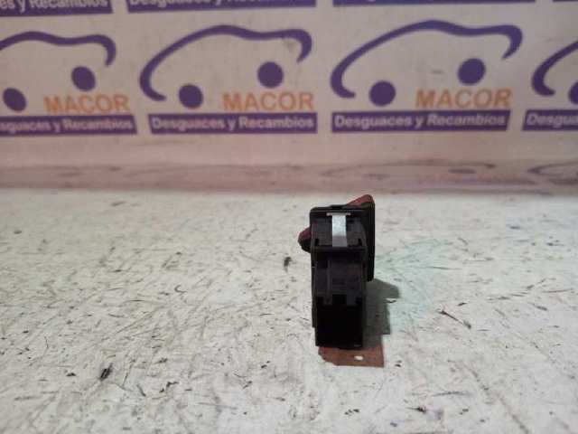 Przycisk włączania światła awaryjnego Audi A3 8P1