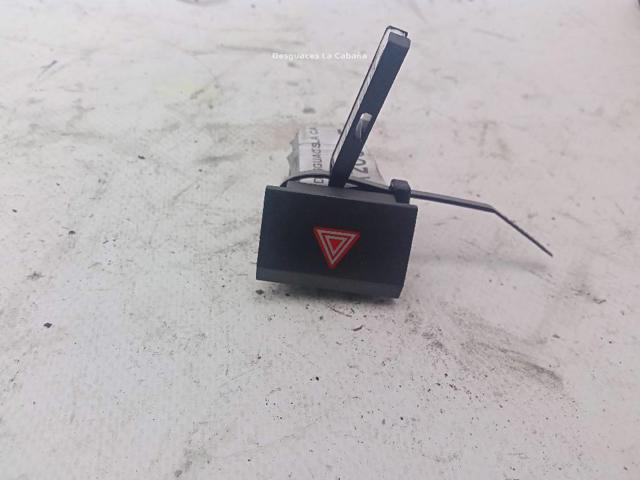 Przycisk włączania światła awaryjnego Audi A3 8P1