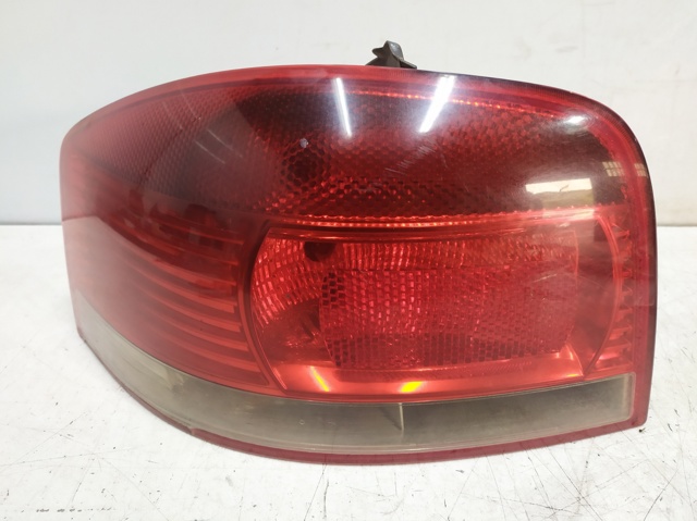 Lampa zespolona tylna lewa zewnętrzna 8P0945095024S VAG
