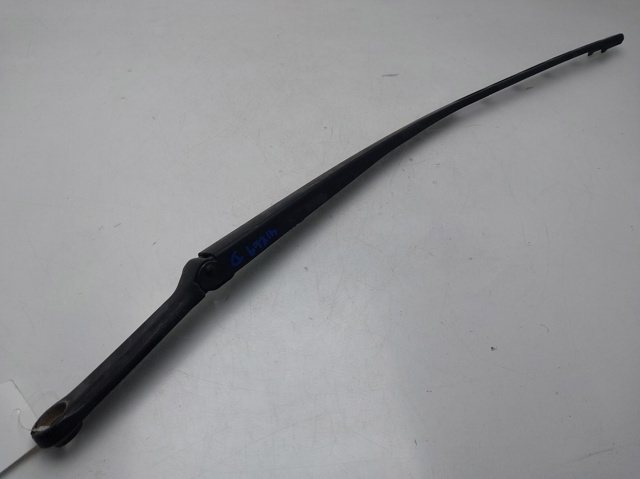 Ramię wycieraczki szyby przedniej 8P1955408A VAG