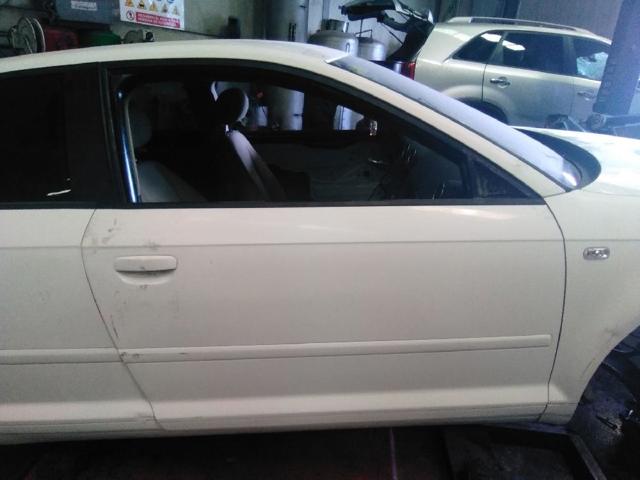 Drzwi przednie prawe 8P3831052D VAG