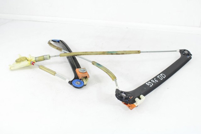 Mechanizm podnoszenia szyby drzwi przednich prawych 8P3837462 VAG