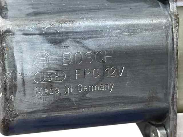Mechanizm podnoszenia szyby drzwi przednich prawych 8P3837462 VAG