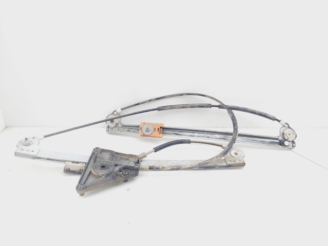 Mechanizm podnoszenia szyby drzwi przednich prawych 8P3837462C VAG