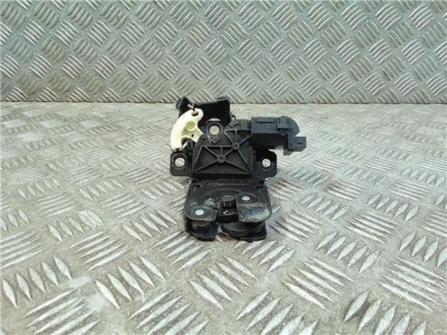 Zamek klapy bagażnika (3/5 drzwi tylnych) 8P4827505C VAG