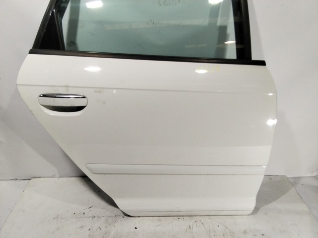 Drzwi tylne prawe 8P4833052A VAG