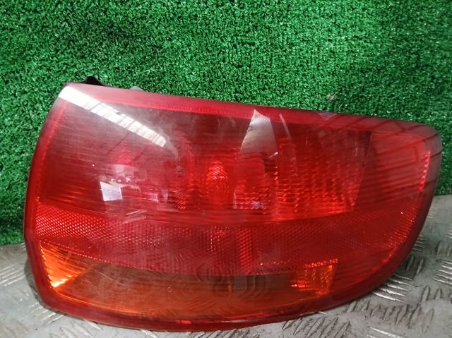 Lampa zespolona tylna prawa zewnętrzna 8P4945096C VAG
