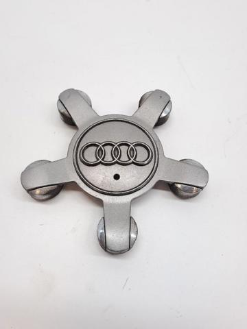 Kołpak do obręczy koła 8R0601165 VAG