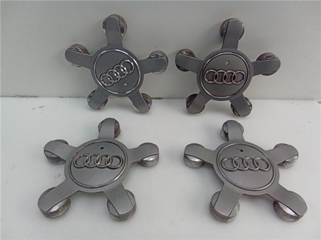 Kołpak do obręczy koła 8R0601165 VAG