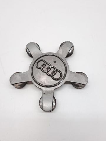 Kołpak do obręczy koła 8R0601165 VAG