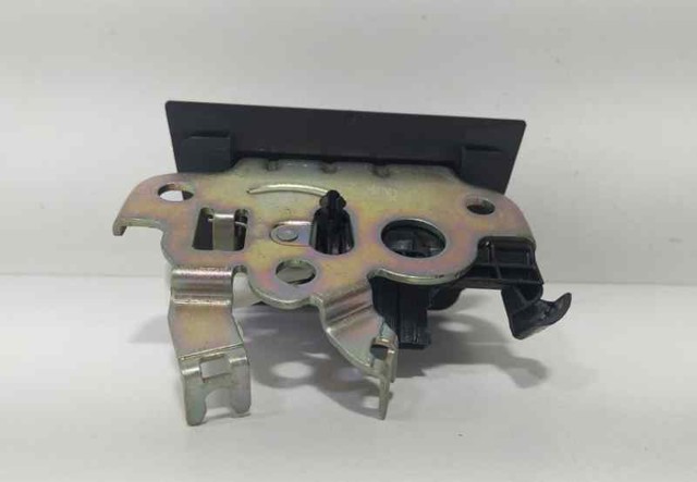 Zamek klapy bagażnika (3/5 drzwi tylnych) 8R0827505 VAG