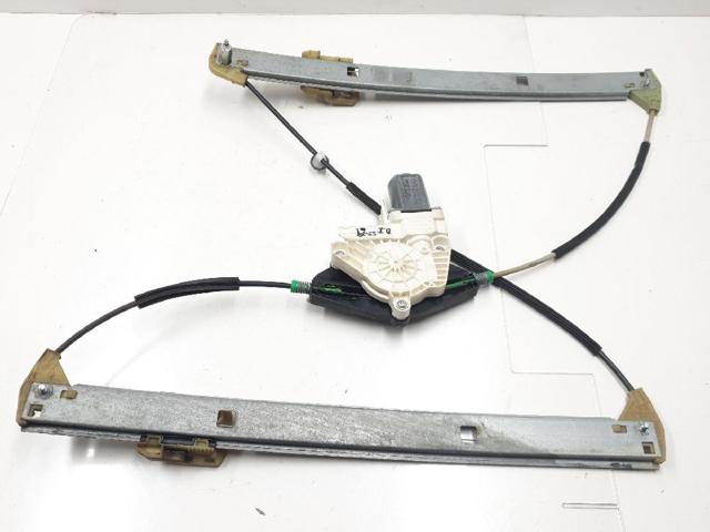 Mechanizm podnoszenia szyby drzwi przednich lewych 8R0837461F VAG