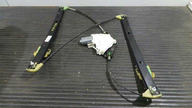 Mechanizm podnoszenia szyby drzwi przednich lewych 8R0837461K VAG