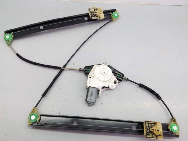 Mechanizm podnoszenia szyby drzwi przednich lewych 8R0837461K VAG