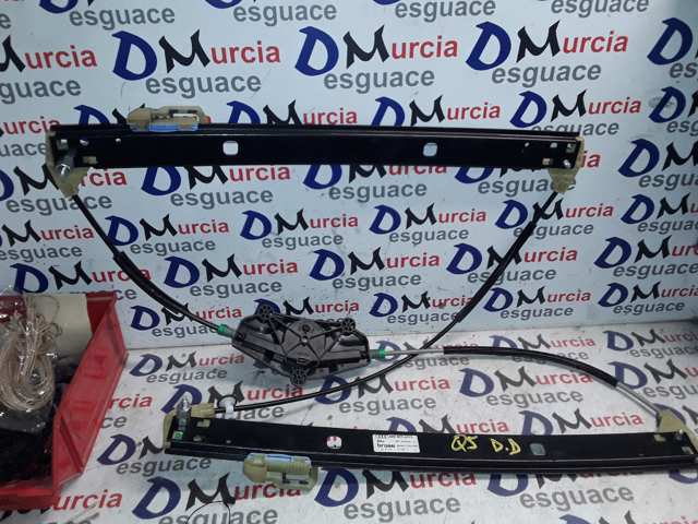 Mechanizm podnoszenia szyby drzwi przednich prawych 8R0837462G VAG